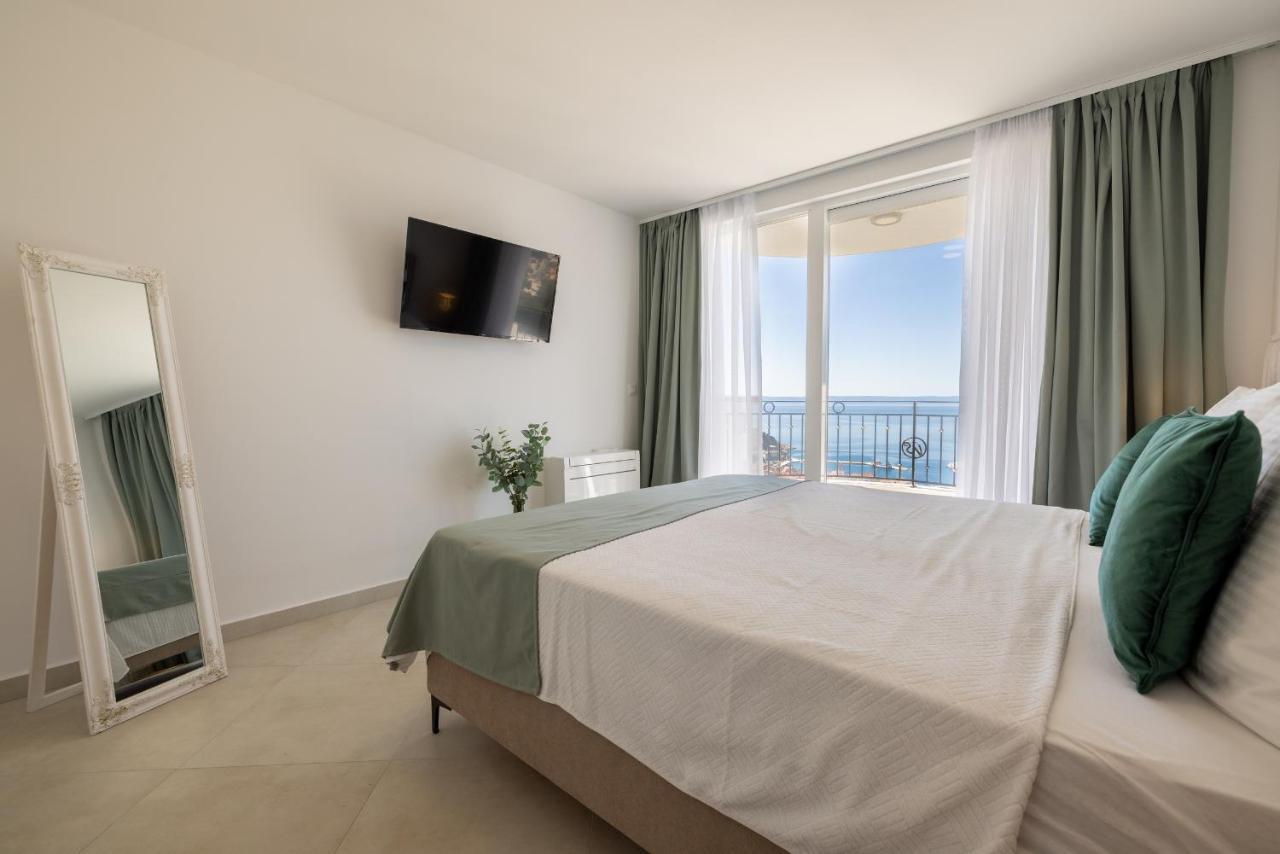 Villa Smaragd - Lapis - Luxury Apartment With Shared Pool Makarska Exterior foto