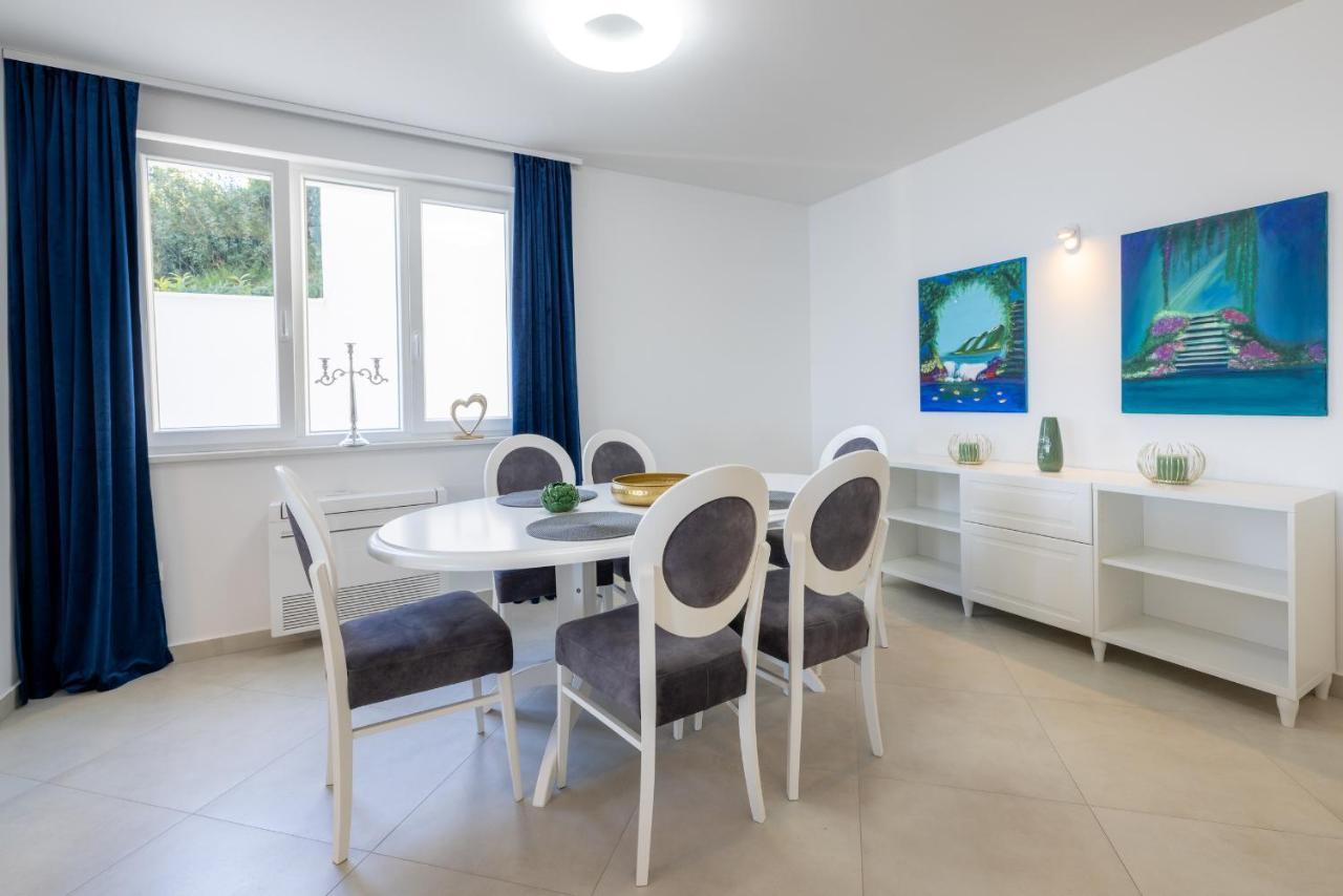 Villa Smaragd - Lapis - Luxury Apartment With Shared Pool Makarska Exterior foto