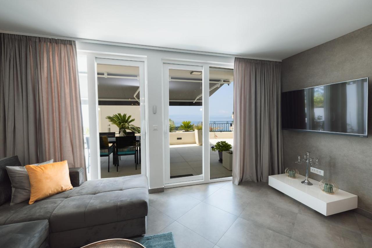 Villa Smaragd - Lapis - Luxury Apartment With Shared Pool Makarska Exterior foto