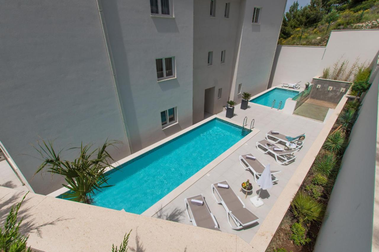 Villa Smaragd - Lapis - Luxury Apartment With Shared Pool Makarska Exterior foto