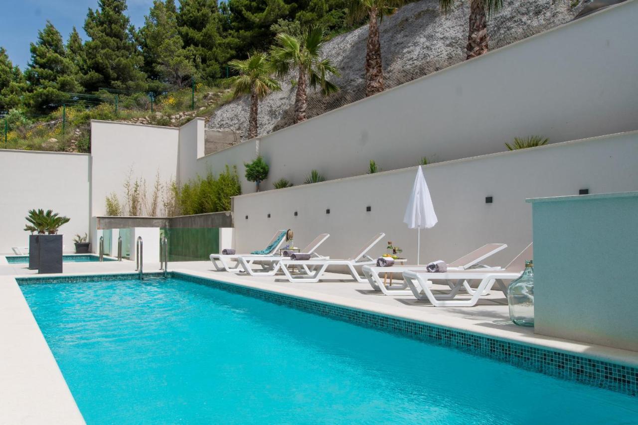 Villa Smaragd - Lapis - Luxury Apartment With Shared Pool Makarska Exterior foto